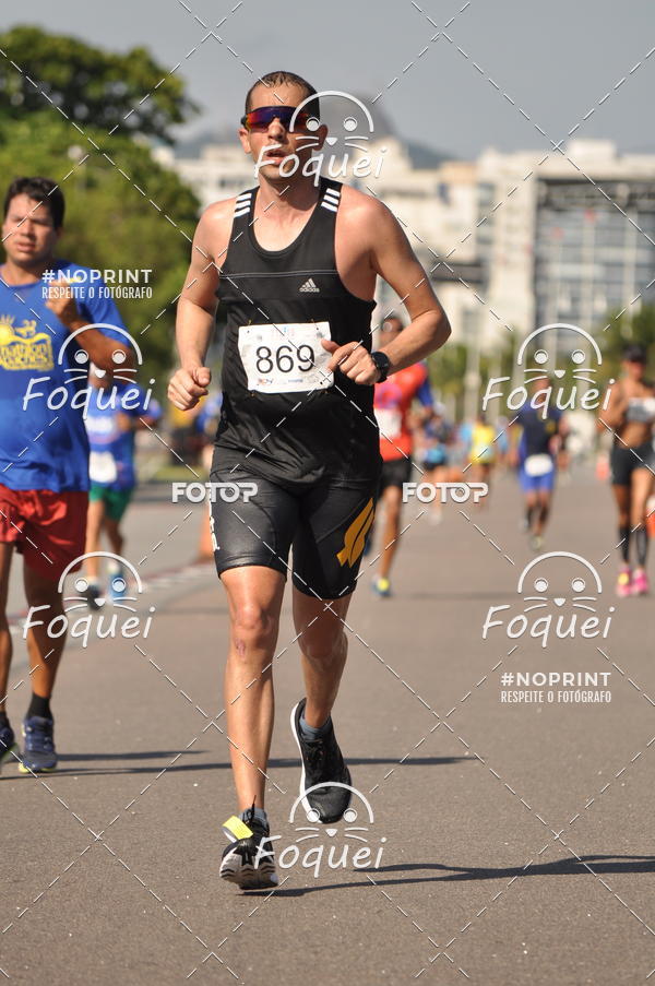 Buy your photos of the event21KES - Meia Maratona do Esprito Santo on Fotop