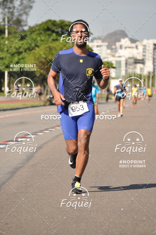 Buy your photos of the event21KES - Meia Maratona do Esprito Santo on Fotop