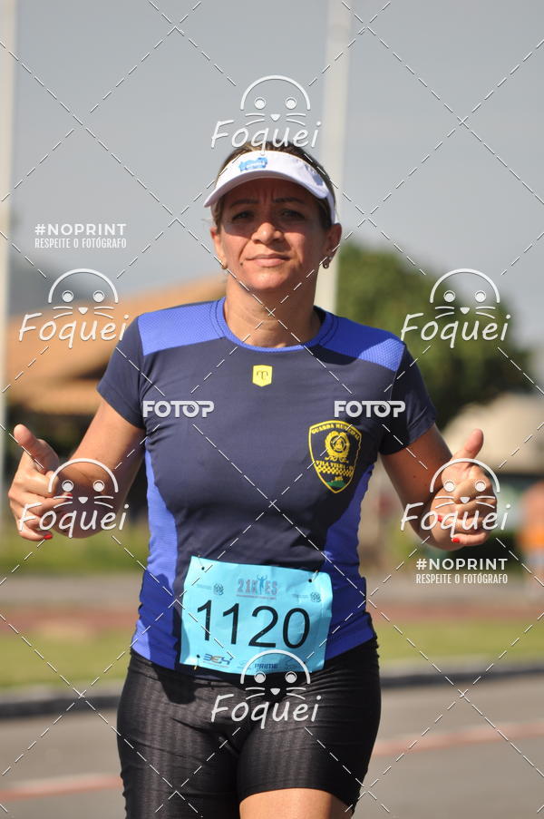 Buy your photos of the event21KES - Meia Maratona do Esprito Santo on Fotop