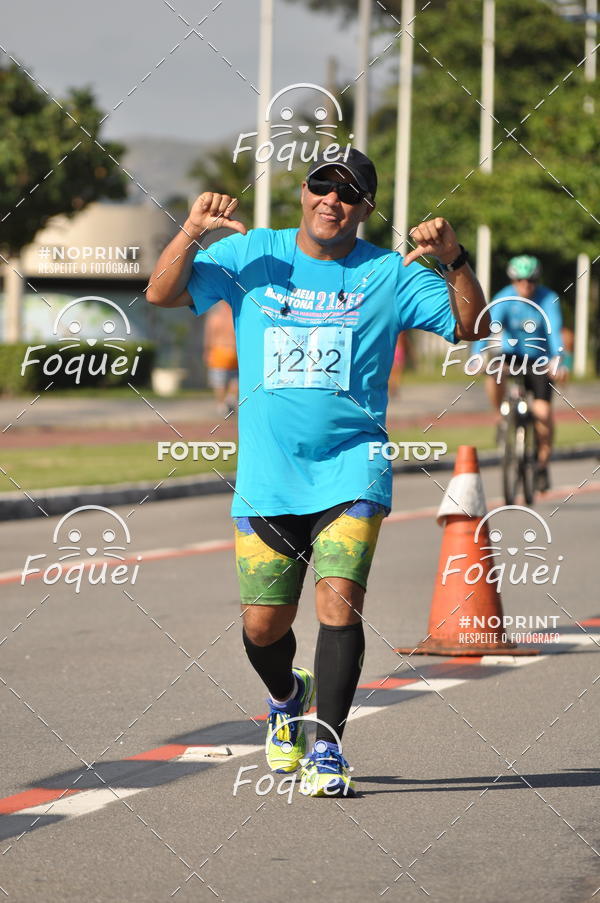 Buy your photos of the event21KES - Meia Maratona do Esprito Santo on Fotop