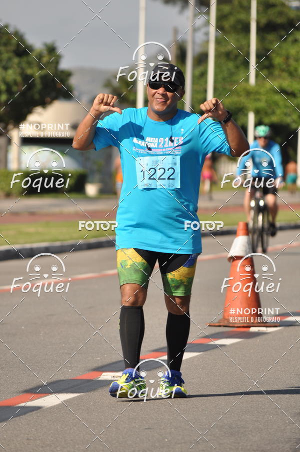 Buy your photos of the event21KES - Meia Maratona do Esprito Santo on Fotop