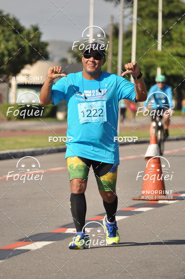 Buy your photos of the event21KES - Meia Maratona do Esprito Santo on Fotop