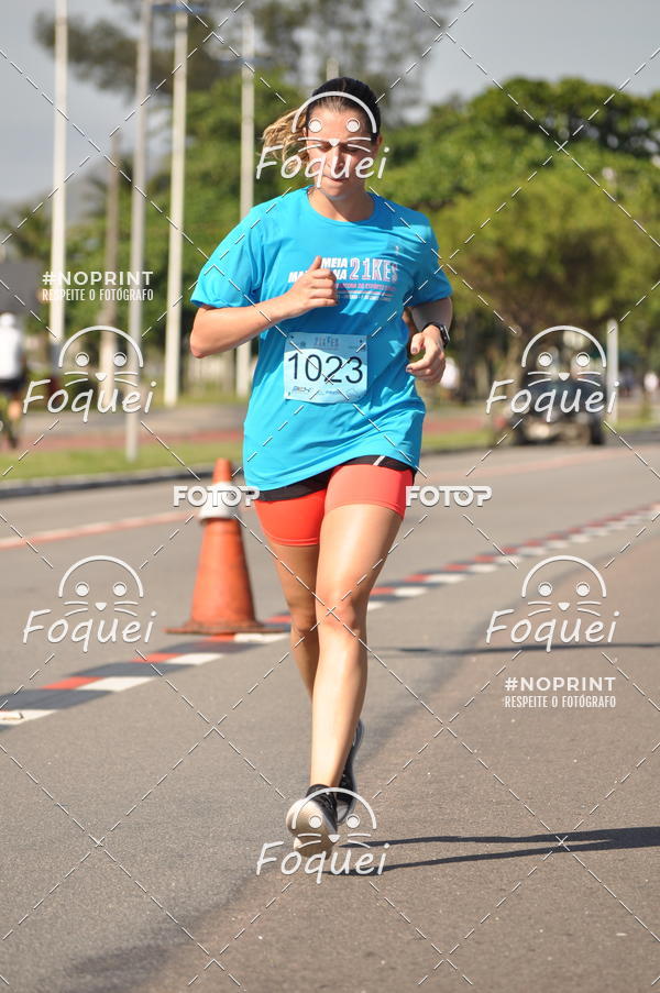 Buy your photos of the event21KES - Meia Maratona do Esprito Santo on Fotop