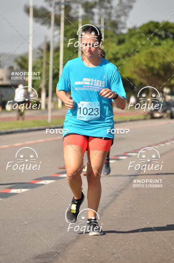 Buy your photos of the event21KES - Meia Maratona do Esprito Santo on Fotop