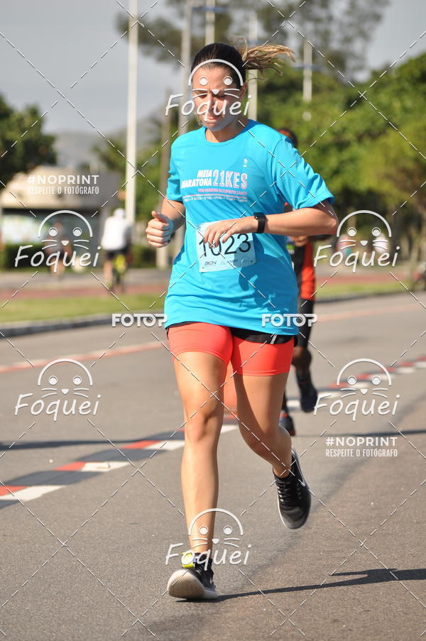Buy your photos of the event21KES - Meia Maratona do Esprito Santo on Fotop