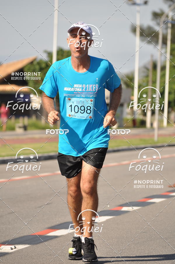 Buy your photos of the event21KES - Meia Maratona do Esprito Santo on Fotop