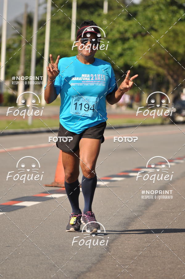 Buy your photos of the event21KES - Meia Maratona do Esprito Santo on Fotop