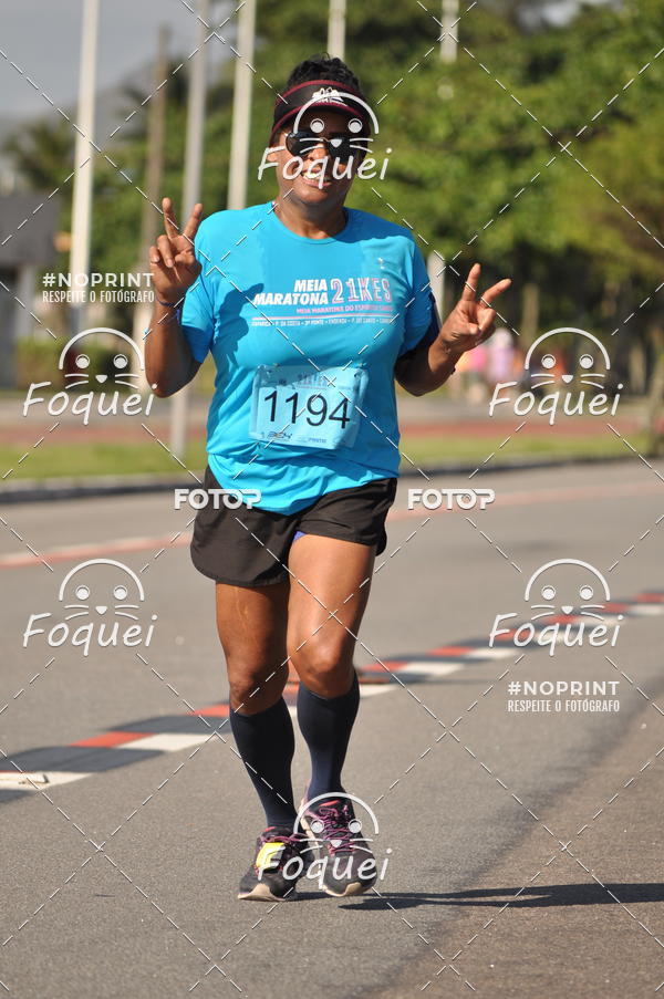 Buy your photos of the event21KES - Meia Maratona do Esprito Santo on Fotop