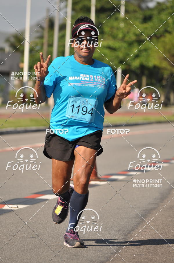 Buy your photos of the event21KES - Meia Maratona do Esprito Santo on Fotop