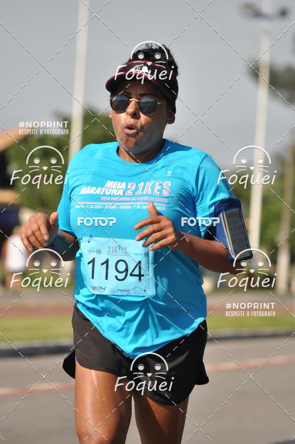 Buy your photos of the event21KES - Meia Maratona do Esprito Santo on Fotop