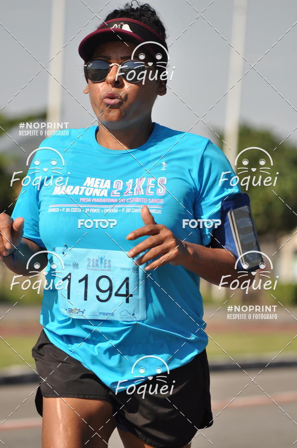 Buy your photos of the event21KES - Meia Maratona do Esprito Santo on Fotop