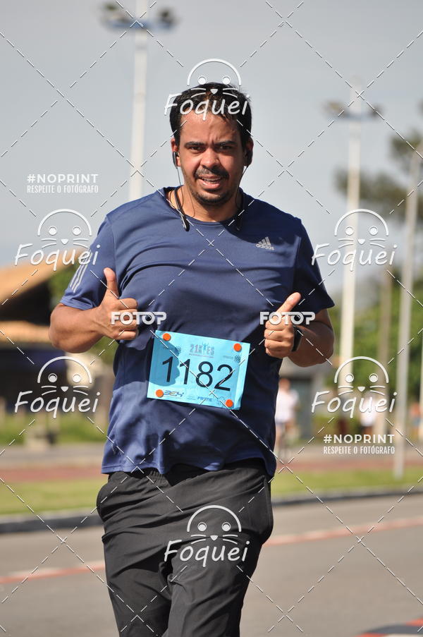 Buy your photos of the event21KES - Meia Maratona do Esprito Santo on Fotop