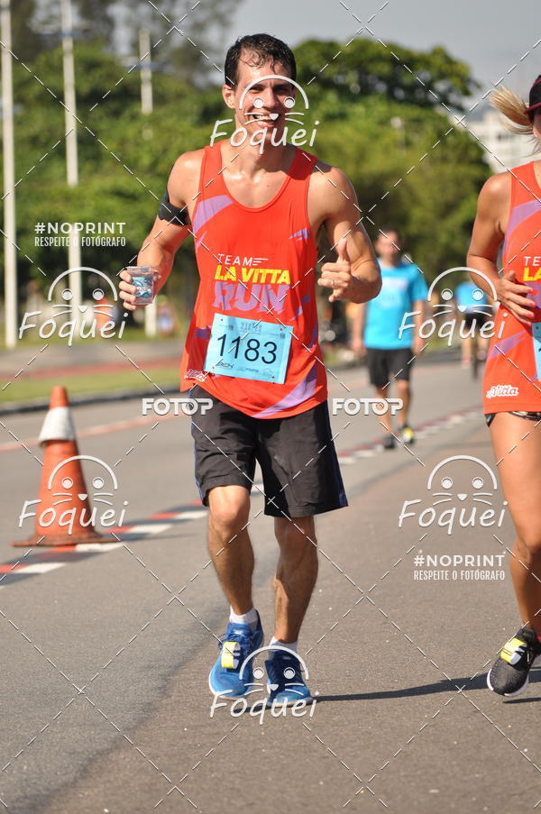 Buy your photos of the event21KES - Meia Maratona do Esprito Santo on Fotop