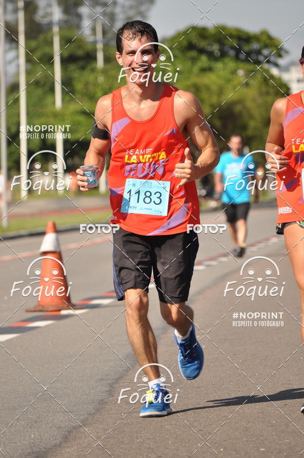 Buy your photos of the event21KES - Meia Maratona do Esprito Santo on Fotop