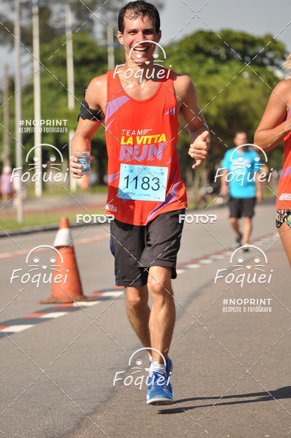 Buy your photos of the event21KES - Meia Maratona do Esprito Santo on Fotop