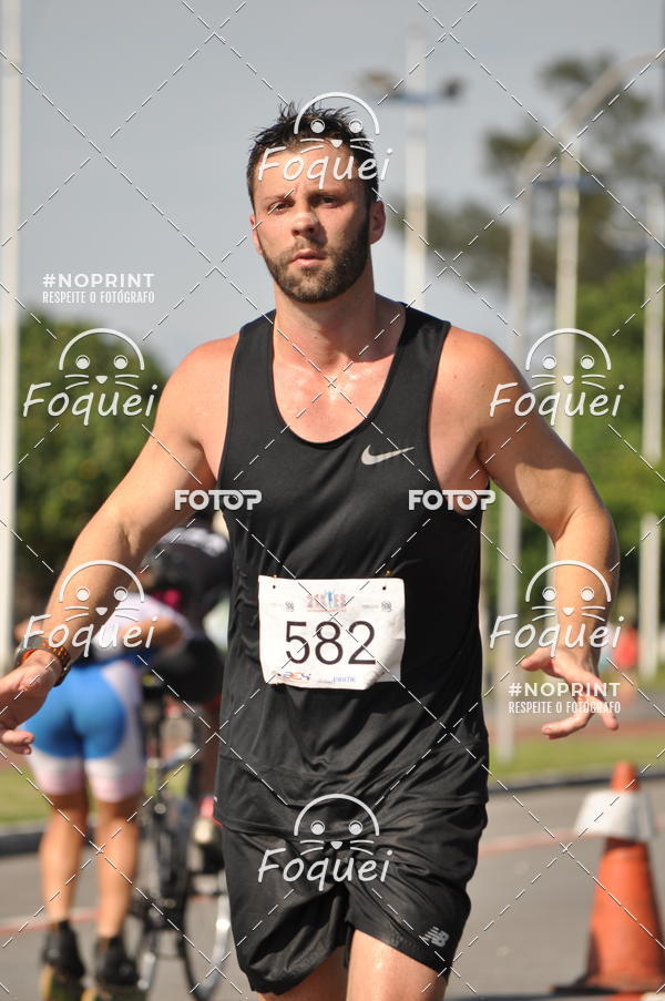 Buy your photos of the event21KES - Meia Maratona do Esprito Santo on Fotop