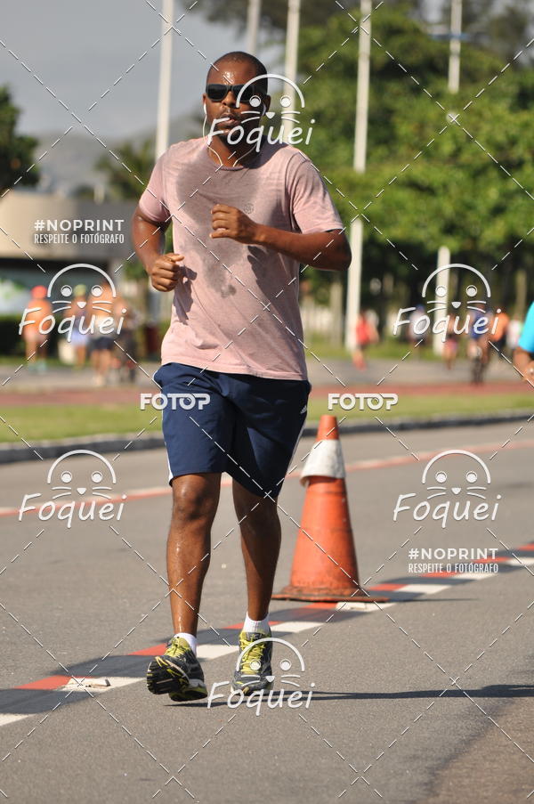 Buy your photos of the event21KES - Meia Maratona do Esprito Santo on Fotop