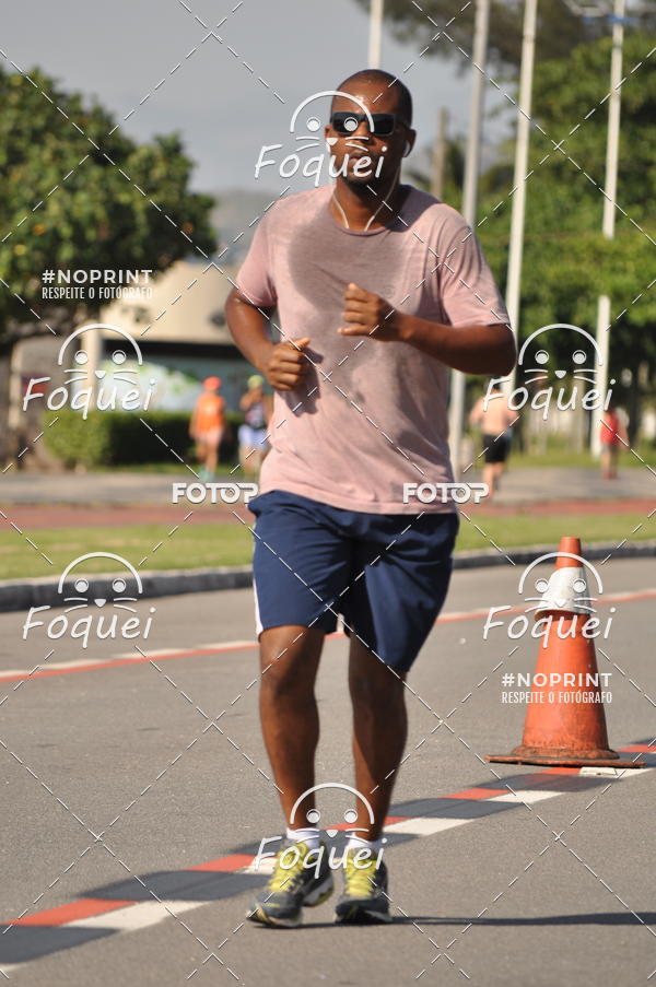 Buy your photos of the event21KES - Meia Maratona do Esprito Santo on Fotop
