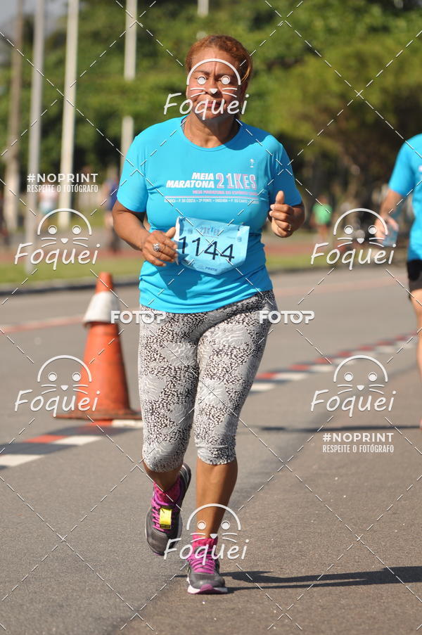 Buy your photos of the event21KES - Meia Maratona do Esprito Santo on Fotop