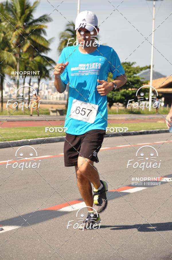 Buy your photos of the event21KES - Meia Maratona do Esprito Santo on Fotop
