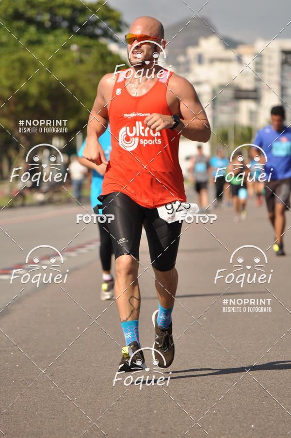 Buy your photos of the event21KES - Meia Maratona do Esprito Santo on Fotop