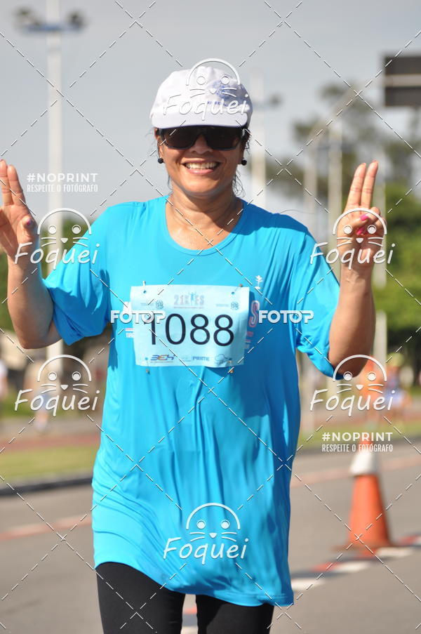 Buy your photos of the event21KES - Meia Maratona do Esprito Santo on Fotop