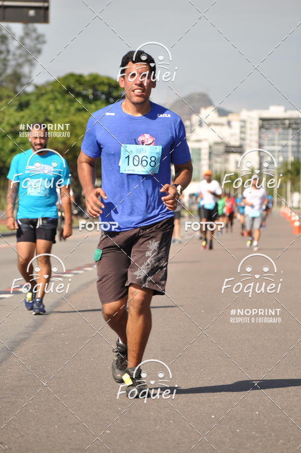 Buy your photos of the event21KES - Meia Maratona do Esprito Santo on Fotop