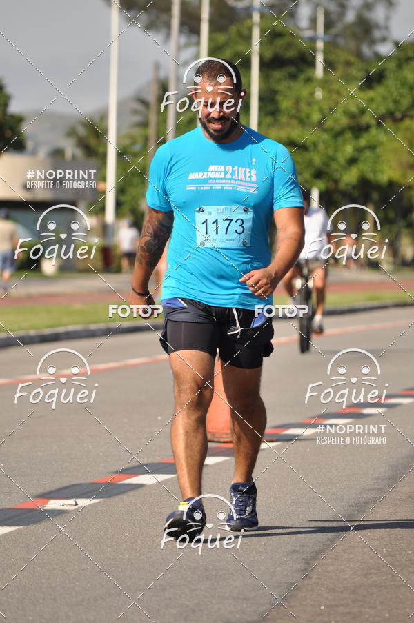 Buy your photos of the event21KES - Meia Maratona do Esprito Santo on Fotop