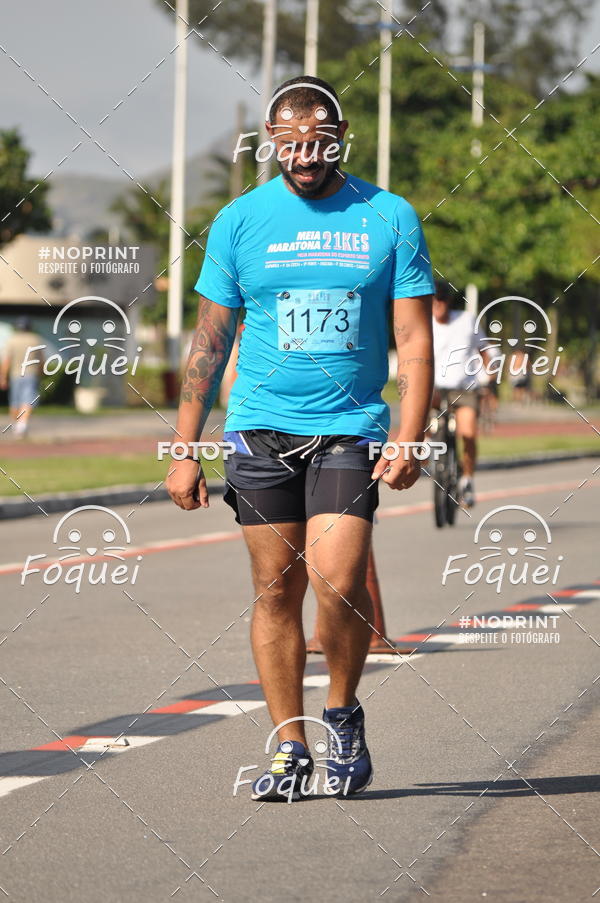 Buy your photos of the event21KES - Meia Maratona do Esprito Santo on Fotop