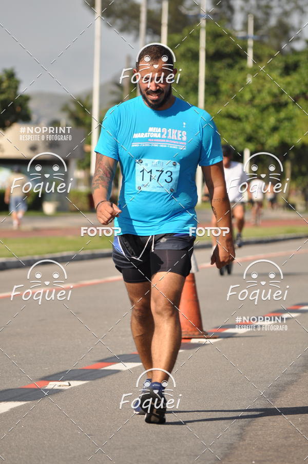 Buy your photos of the event21KES - Meia Maratona do Esprito Santo on Fotop