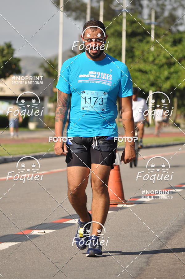 Buy your photos of the event21KES - Meia Maratona do Esprito Santo on Fotop