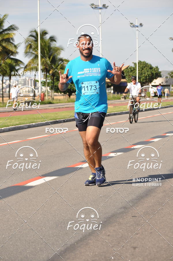 Buy your photos of the event21KES - Meia Maratona do Esprito Santo on Fotop