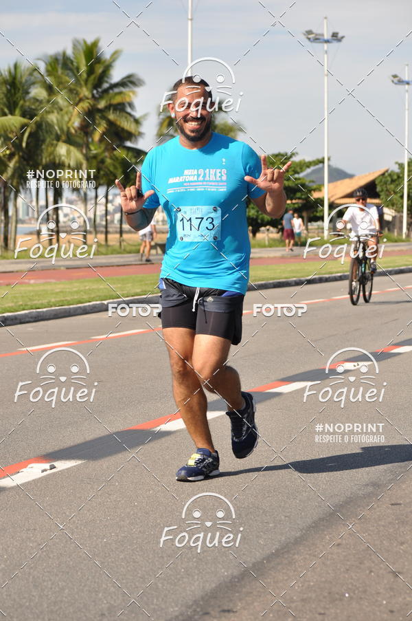 Buy your photos of the event21KES - Meia Maratona do Esprito Santo on Fotop