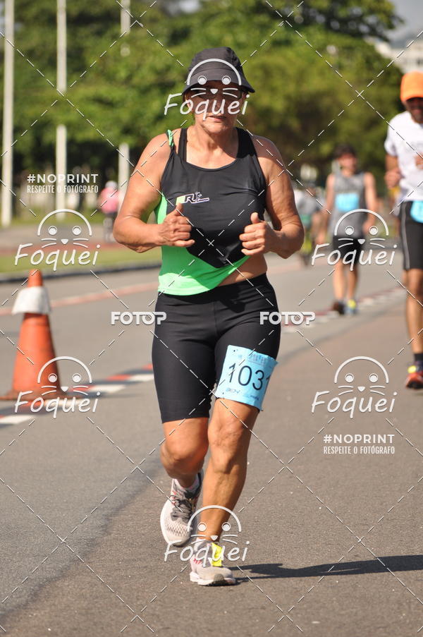 Buy your photos of the event21KES - Meia Maratona do Esprito Santo on Fotop