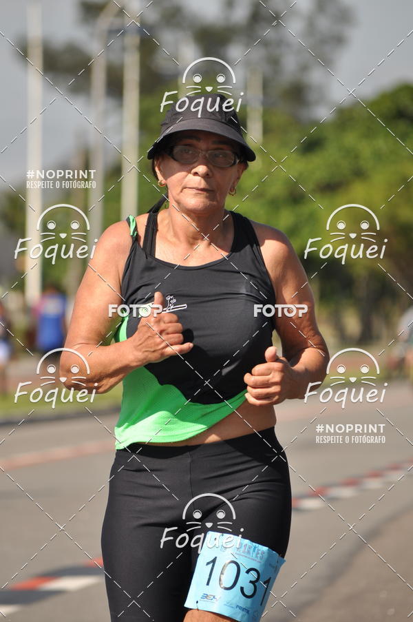 Buy your photos of the event21KES - Meia Maratona do Esprito Santo on Fotop