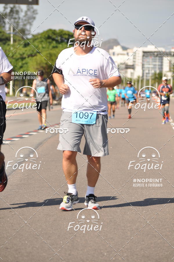 Buy your photos of the event21KES - Meia Maratona do Esprito Santo on Fotop