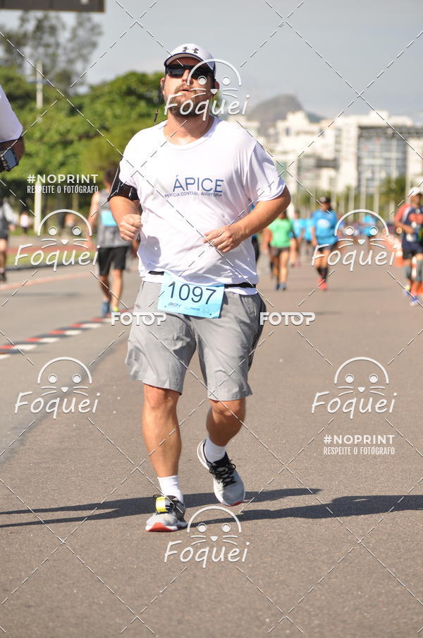 Buy your photos of the event21KES - Meia Maratona do Esprito Santo on Fotop