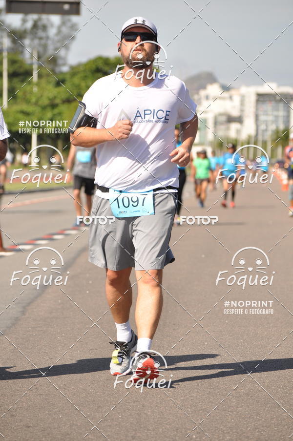 Buy your photos of the event21KES - Meia Maratona do Esprito Santo on Fotop
