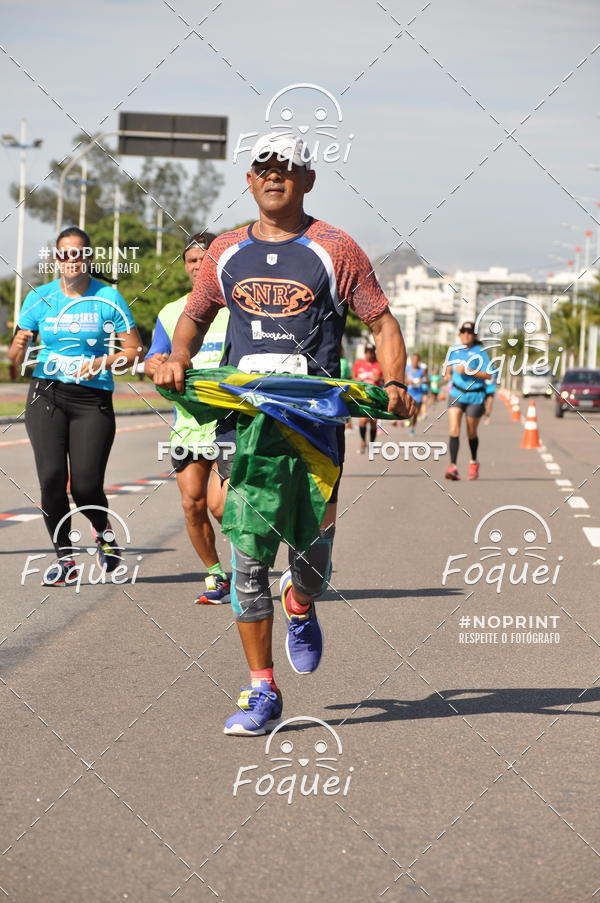 Buy your photos of the event21KES - Meia Maratona do Esprito Santo on Fotop