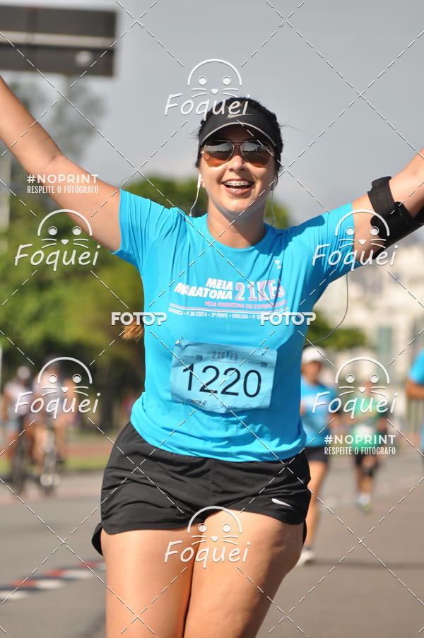 Buy your photos of the event21KES - Meia Maratona do Esprito Santo on Fotop