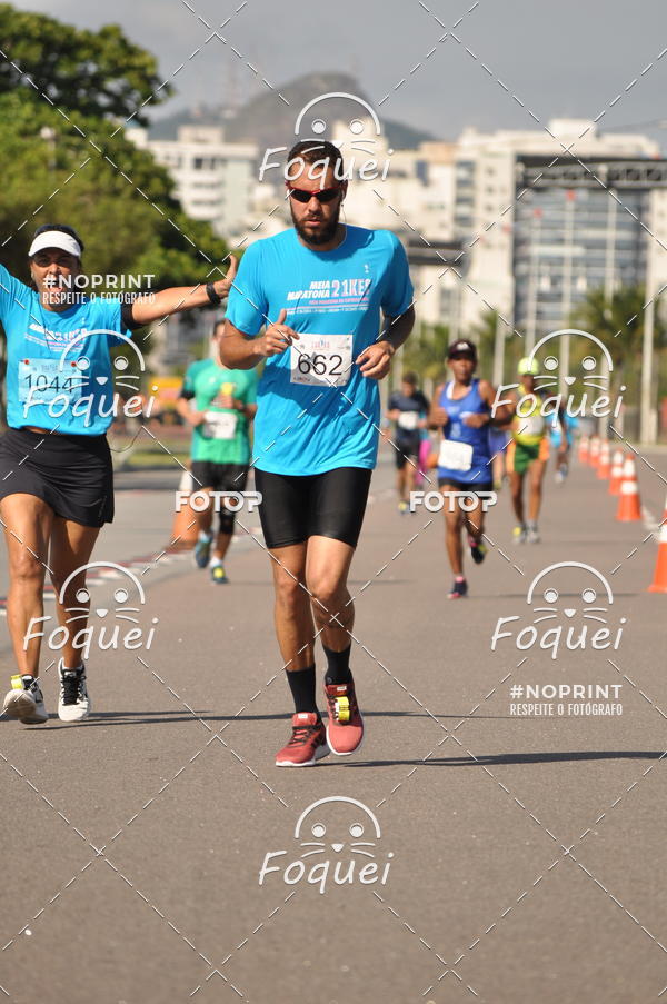 Buy your photos of the event21KES - Meia Maratona do Esprito Santo on Fotop