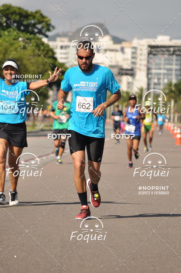Buy your photos of the event21KES - Meia Maratona do Esprito Santo on Fotop