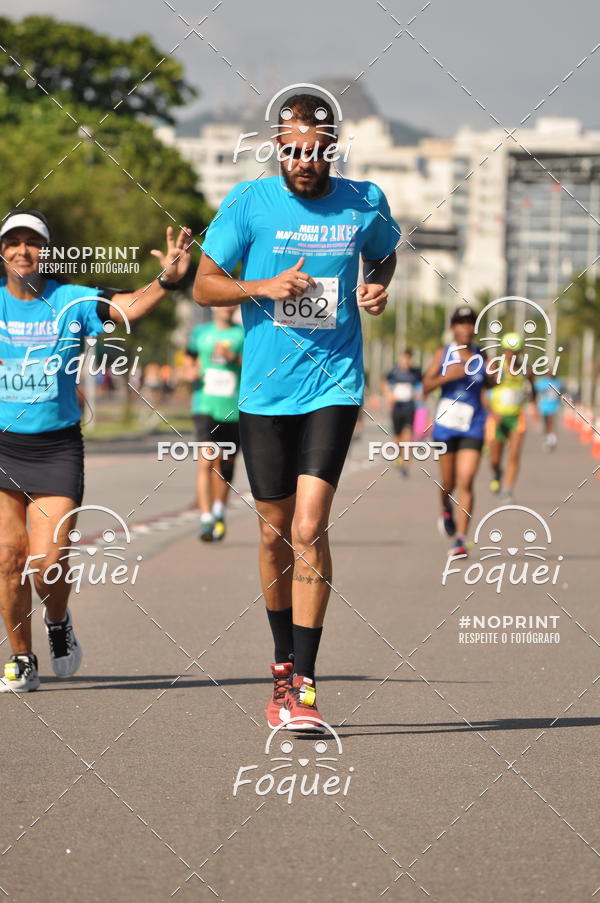 Buy your photos of the event21KES - Meia Maratona do Esprito Santo on Fotop