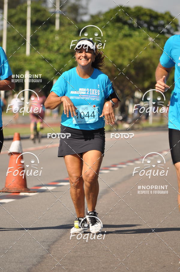 Buy your photos of the event21KES - Meia Maratona do Esprito Santo on Fotop