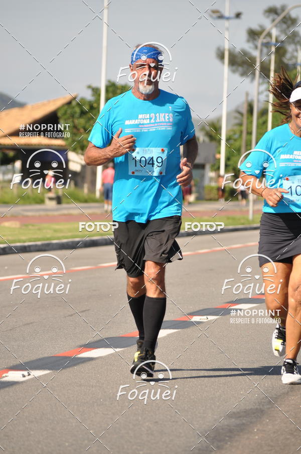 Buy your photos of the event21KES - Meia Maratona do Esprito Santo on Fotop