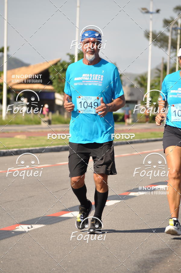 Buy your photos of the event21KES - Meia Maratona do Esprito Santo on Fotop