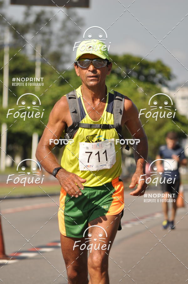 Buy your photos of the event21KES - Meia Maratona do Esprito Santo on Fotop