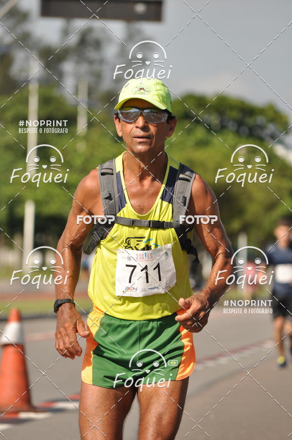 Buy your photos of the event21KES - Meia Maratona do Esprito Santo on Fotop