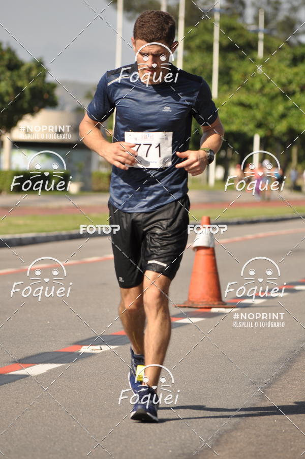 Buy your photos of the event21KES - Meia Maratona do Esprito Santo on Fotop