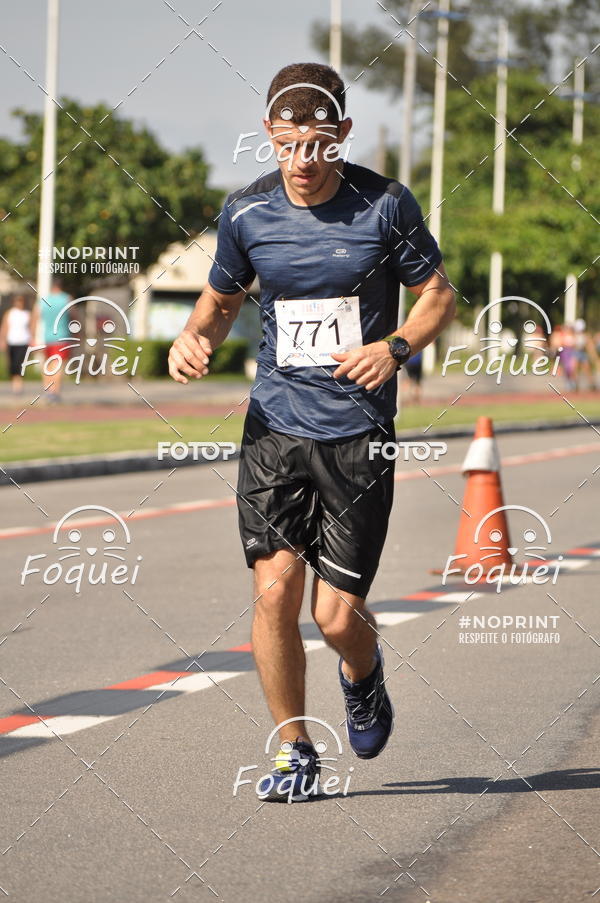 Buy your photos of the event21KES - Meia Maratona do Esprito Santo on Fotop